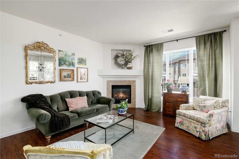 8457 S Hoyt Way #202, Littleton, CO 80128