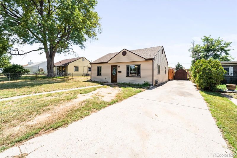 6103 Grape Dr, Commerce City, CO 80022