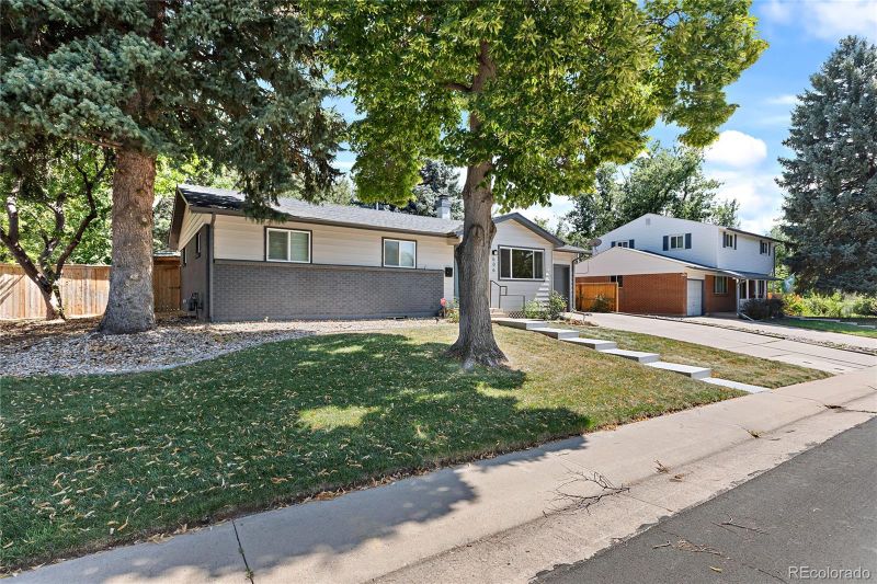 606 W Davies Way, Littleton, CO 80120