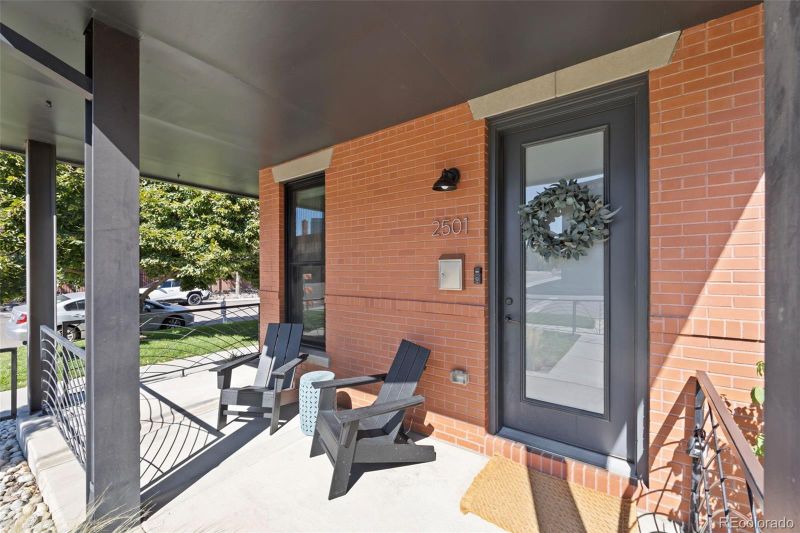 2501 Curtis St, Denver, CO 80205