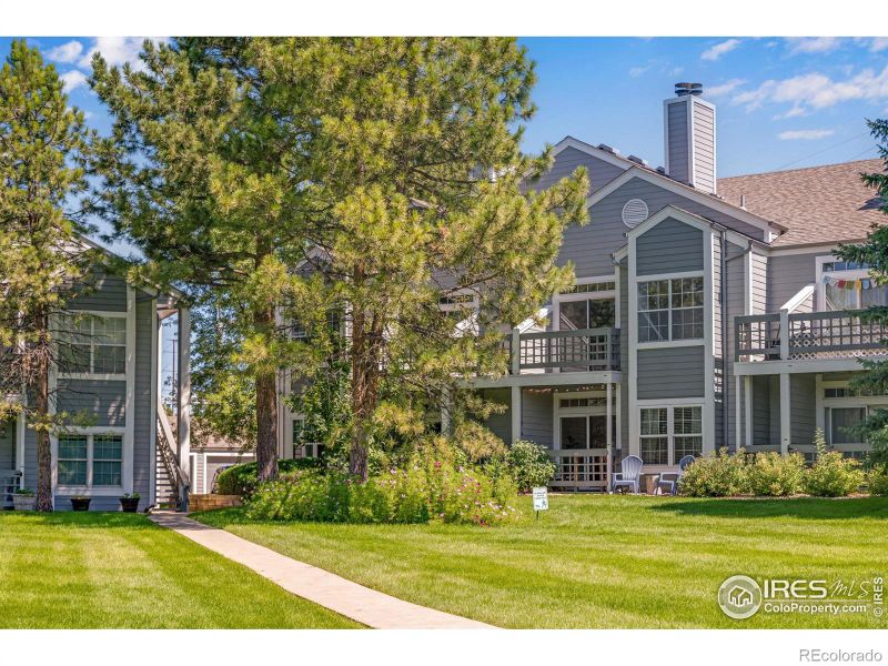7462 Singing Hills Dr, Boulder, CO 80301