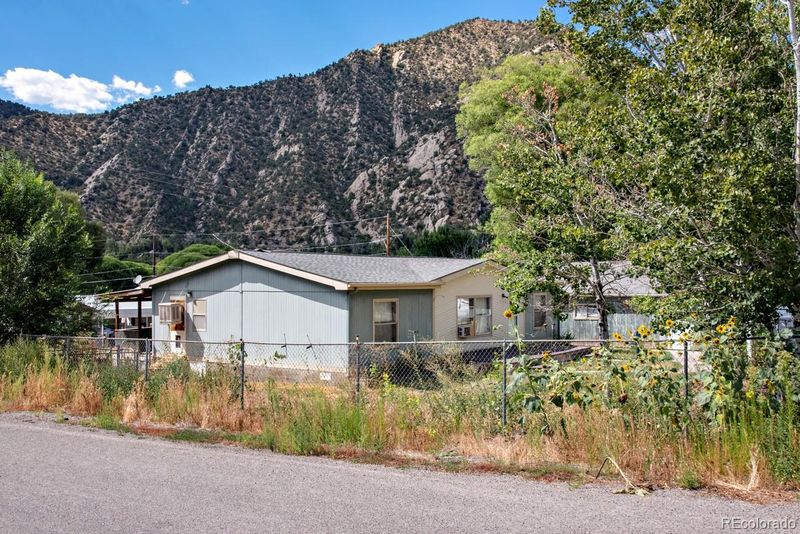 91 Apple Dr, New Castle, CO 81647