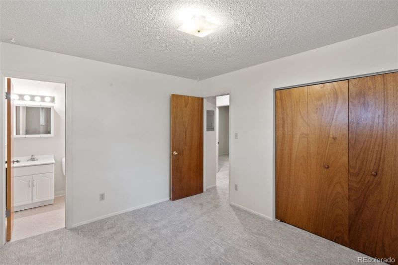 526 W Monument St, Colorado Springs, CO 80905