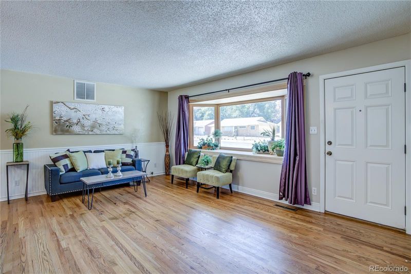 35 Dudley Ave, Colorado Springs, CO 80909