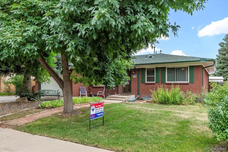 2583 S Oneida St, Denver, CO 80224