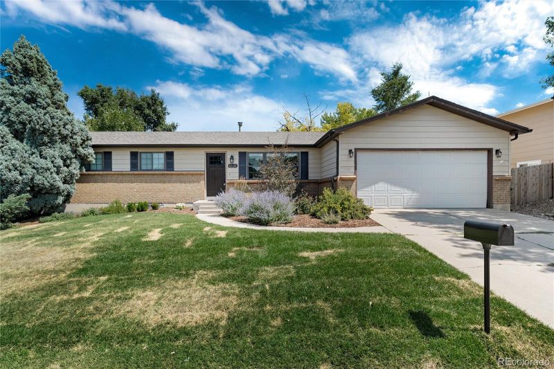 6630 S Dexter St, Centennial, CO 80121