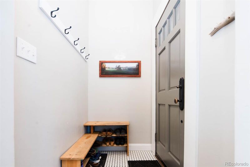 865 S Logan St, Denver, CO 80209