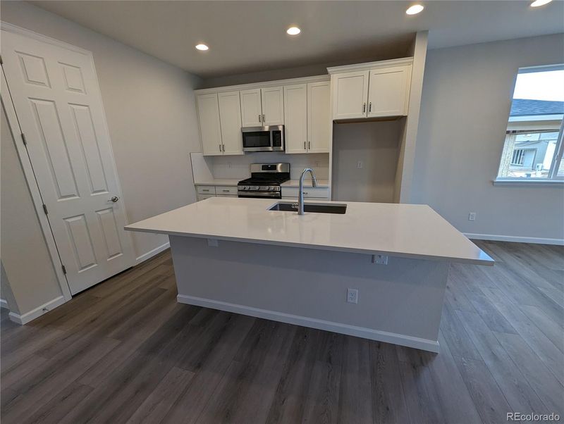 8266 Vona Ln, Littleton, CO 80125