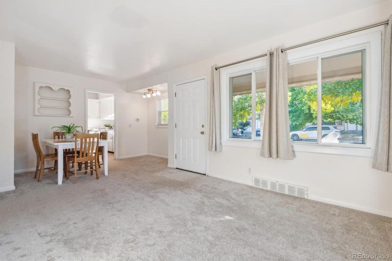 1121 Hillside St, Aurora, CO 80010