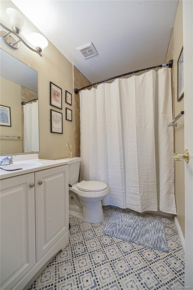 28 S Nome St #E, Aurora, CO 80012
