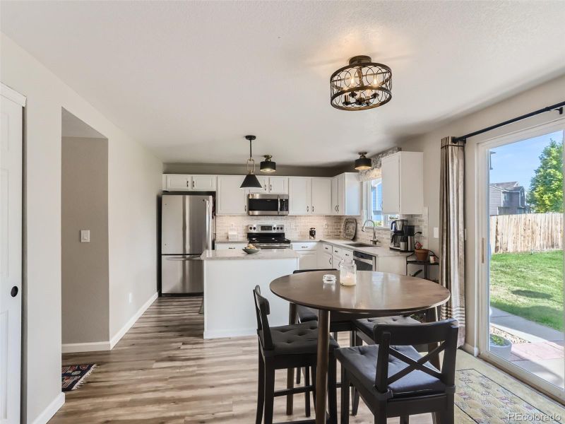 528 Sandpoint Dr, Longmont, CO 80504