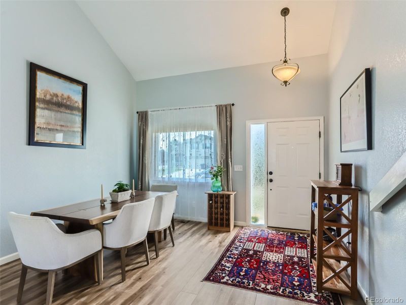 528 Sandpoint Dr, Longmont, CO 80504
