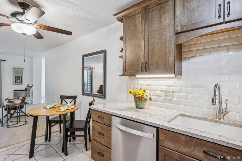 350 S Clinton St #5B, Denver, CO 80247