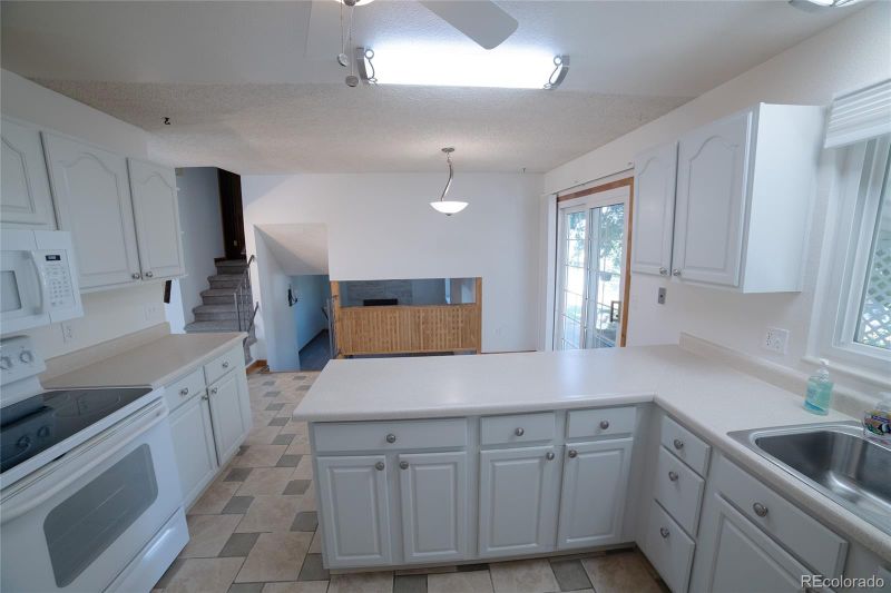 9420 Carr St, Westminster, CO 80021