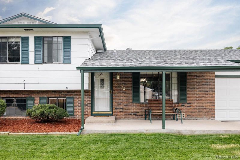 8834 W Union Ave, Denver, CO 80123