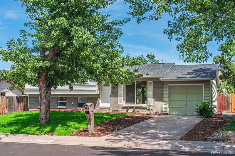 2470 S Mobile St, Aurora, CO 80013