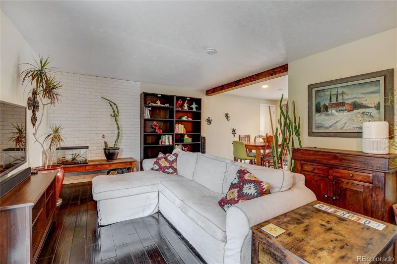 309 S Nile St, Aurora, CO 80012