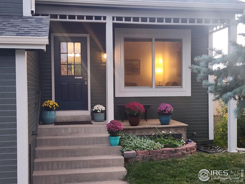 398 Eisenhower Dr, Louisville, CO 80027