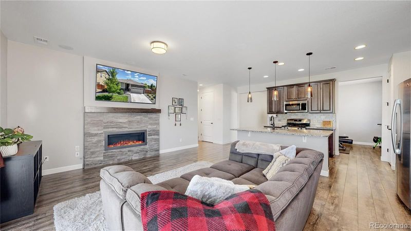 260 S Langdale Ct, Aurora, CO 80018