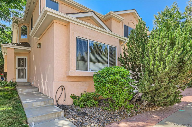 12462 E Caspian Dr, Aurora, CO 80014