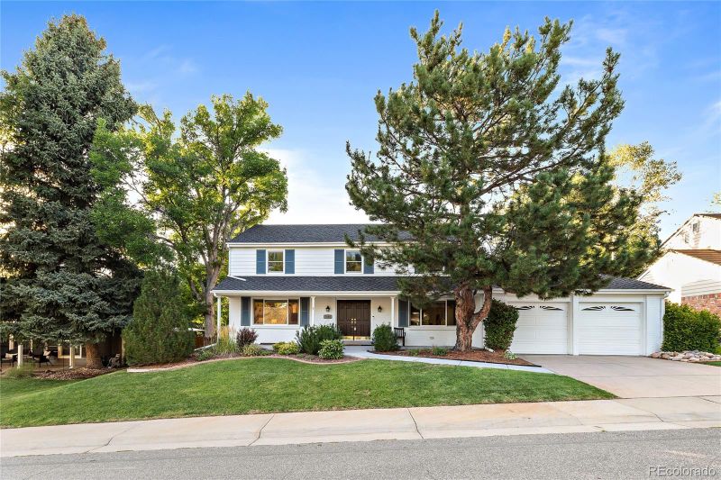 7055 S Niagara Ct, Centennial, CO 80112