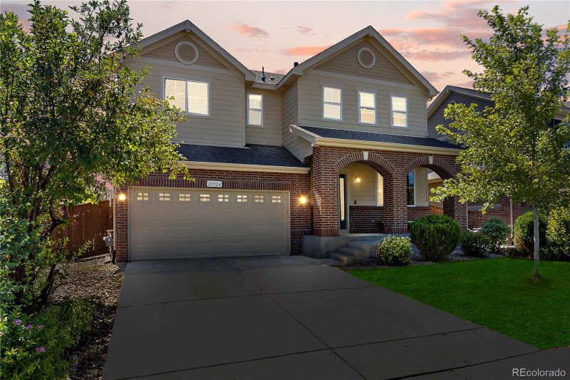 25524 E 5th Ave, Aurora, CO 80018