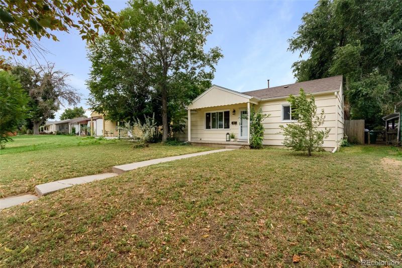 1255 Emporia St, Aurora, CO 80010