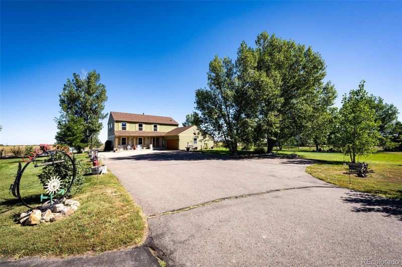 55535 E Apache Pl, Strasburg, CO 80136
