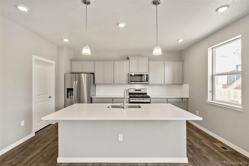 13375 Xanthia St, Thornton, CO 80602