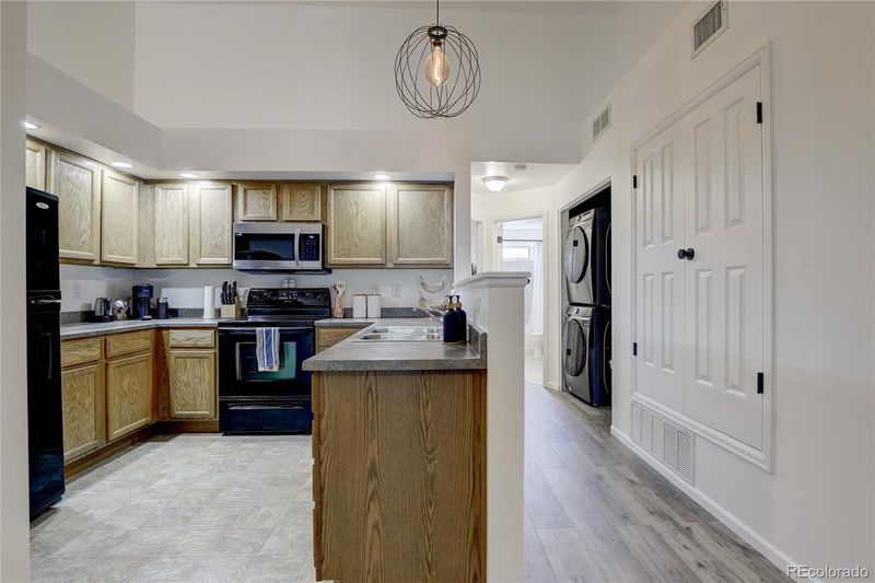 18821 E Water Dr #E, Aurora, CO 80013