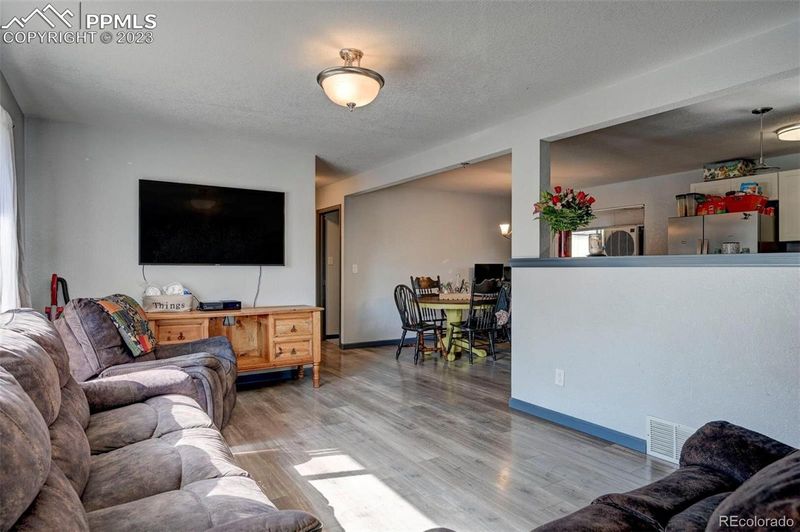18 S Garo Ave, Colorado Springs, CO 80910