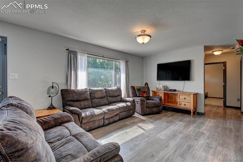 18 S Garo Ave, Colorado Springs, CO 80910