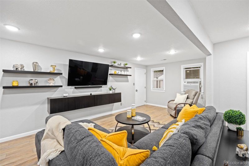 1600 S Newton St, Denver, CO 80219