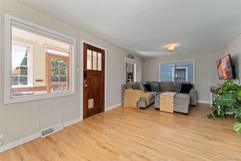 3850 Utica St, Denver, CO 80212