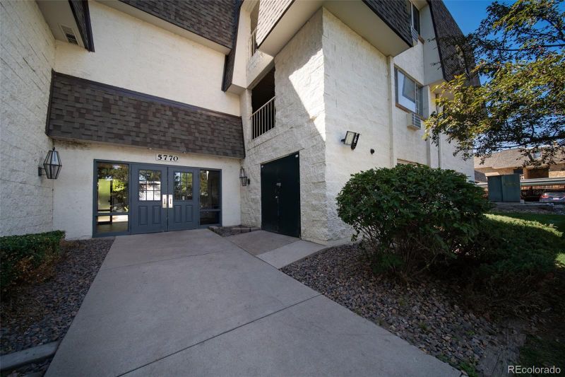 5770 E Warren Ave #311, Denver, CO 80222
