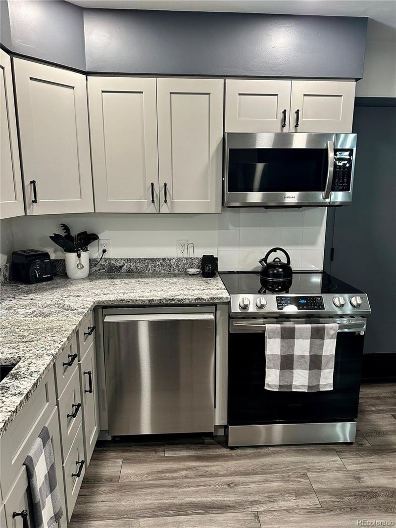 1809 Collyer St, Longmont, CO 80501
