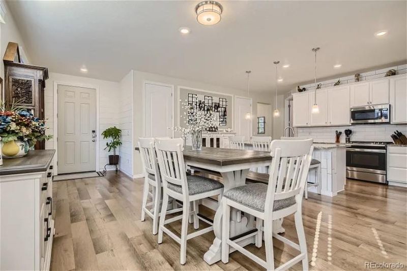 7800 Fraser River Cir, Littleton, CO 80125