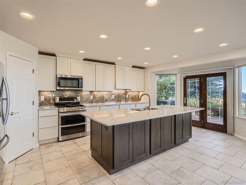 17056 W 71st Pl, Arvada, CO 80007