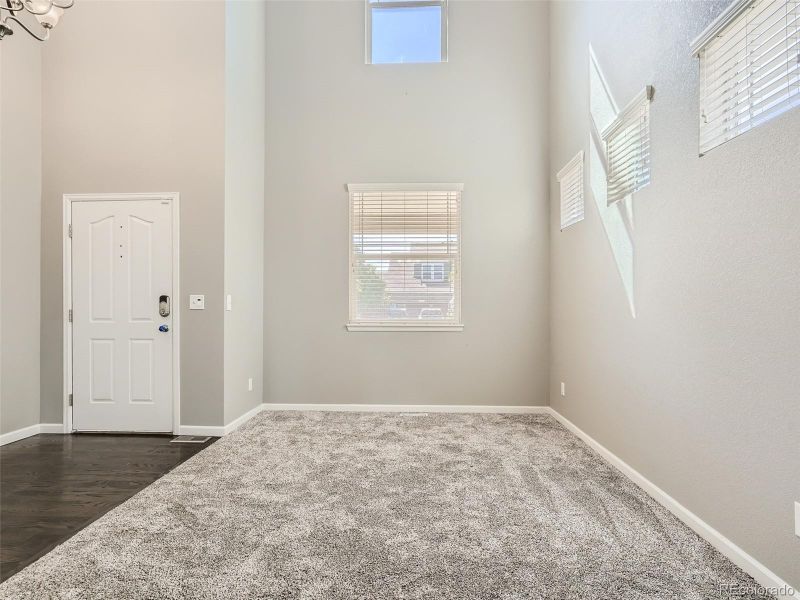25033 E 5th Ave, Aurora, CO 80018