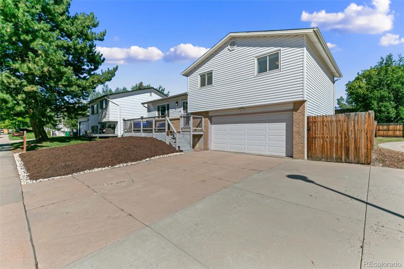 9105 W Maplewood Ave, Littleton, CO 80123