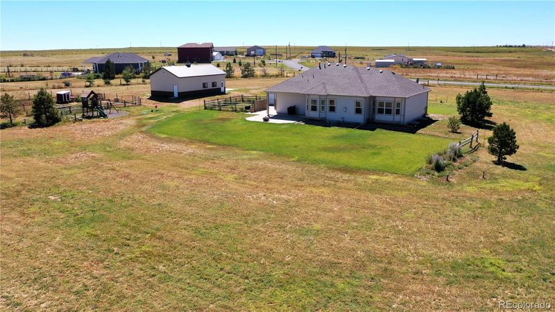 58645 E 40th Dr, Strasburg, CO 80136