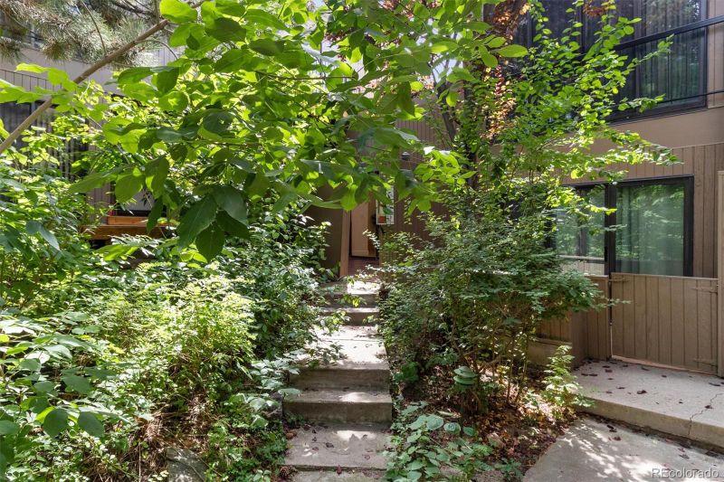 960 N Pennsylvania St #1, Denver, CO 80203