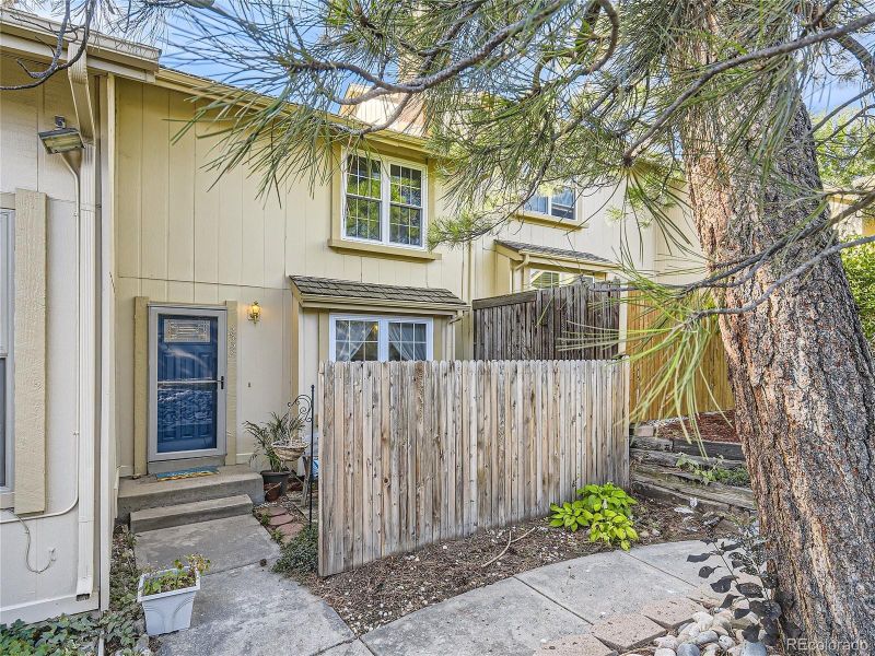 2552 E Easter Ave, Centennial, CO 80122