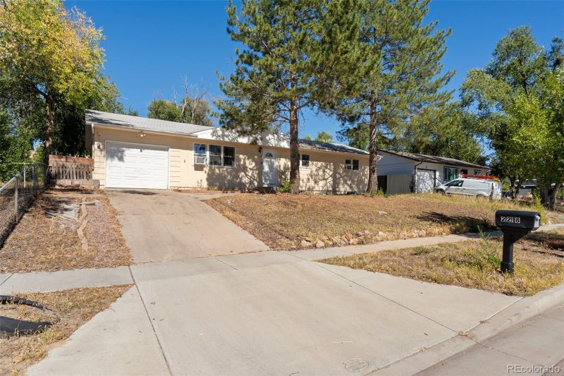 2218 E Fountain Blvd, Colorado Springs, CO 80910