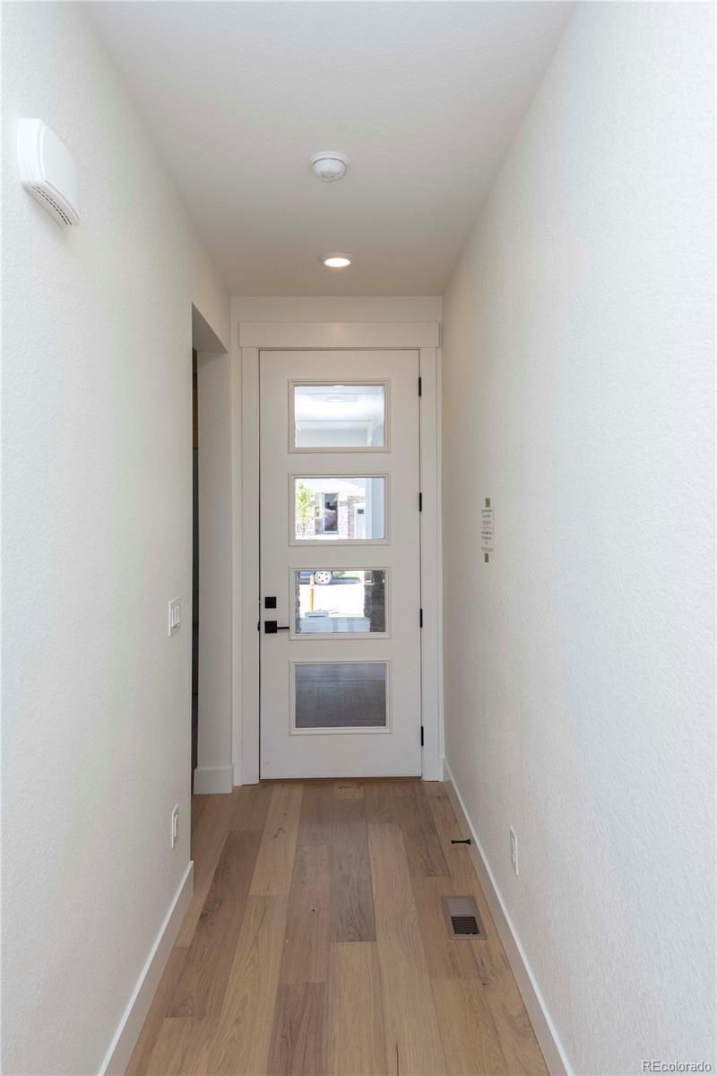5982 N Liverpool Ct, Aurora, CO 80019