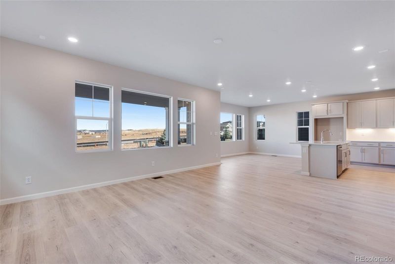 8566 Cheraw St, Littleton, CO 80125