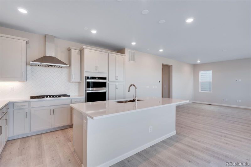 8566 Cheraw St, Littleton, CO 80125