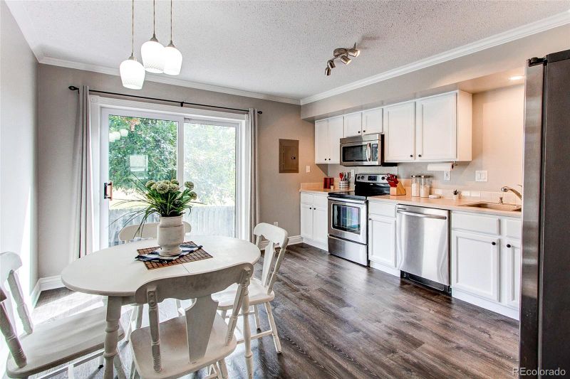 2094 Oakcrest Cir, Castle Rock, CO 80104