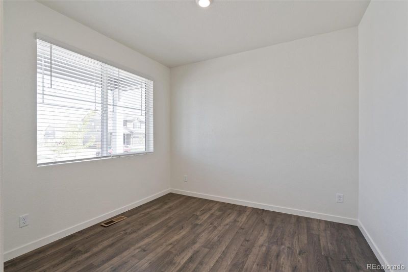 27506 E Byers Pl, Aurora, CO 80018