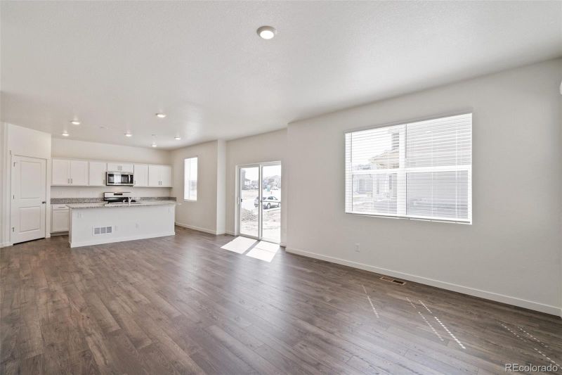 27506 E Byers Pl, Aurora, CO 80018